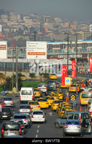 Traffic In Motion On Highways Leaving Cincinnati, Ohio Stock Photo - Alamy