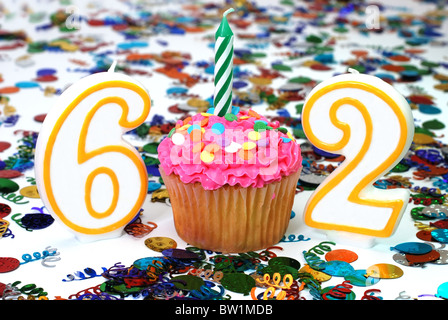 Cupcake birthday candle two year immagini e fotografie stock ad alta  risoluzione - Alamy