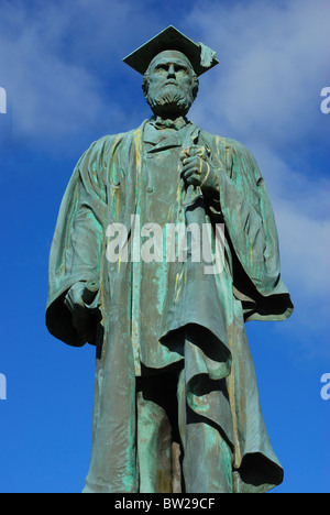 bronze statue of the first US president, George Washington (one of six ...
