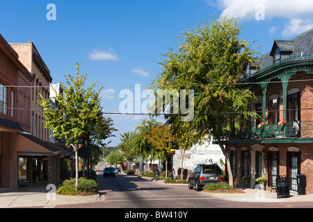 Washington Street in the historic Old Town, Vicksburg, Mississippi, USA Stock Photo