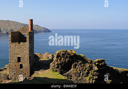 an old engine house at botallack crowns tin mine, cornwall, uk Stock Photo