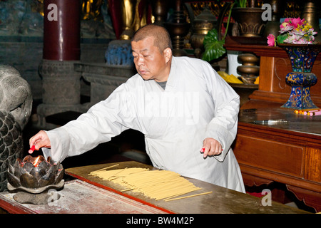 Buddhist monk, Shaolin Temple, birthplace of Kung Fu, Song Shan, near Zhengzhou, Henan Province, Dengfeng, China Stock Photo