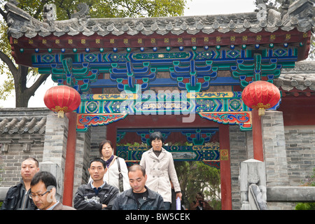 Tourists at Shaolin Temple, birthplace of Kung Fu, Song Shan, near Zhengzhou, Henan Province, Dengfeng, China Stock Photo