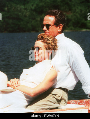 LOVE AFFAIR (1994) ANNETTE BENING, WARREN BEATTY LEAR 035 Stock Photo