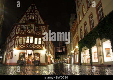 Cobbled square, half-timbered house, Mainz at night, Germany Stock Photo