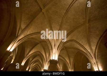 vaulted ceiling of the salle des gens d'armes in the conciergerie Stock Photo