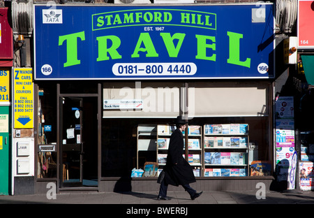 Orthodox Jewish man in Stamford Hill, North London Stock Photo