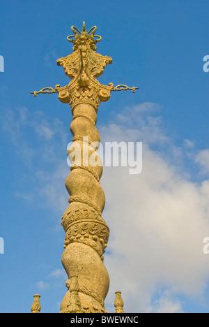 Ornate pillory in front of the Oporto Cathedral, Oporto (Porto), Portugal Stock Photo