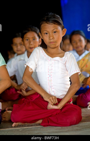 Girls in a dance school bending their fingers, Phnom Penh, Cambodia Stock Photo