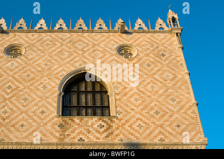 Architectural Detail of Facade of Gothic Palazzo Ducale (Doge's Palace), Piazza San Marco (St. Mark's Square), Venice, Italy Stock Photo