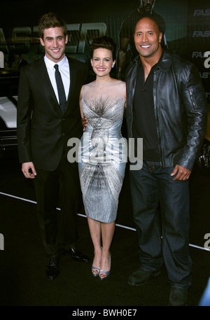 OLIVER JACKSON COHEN CARLA GUGINO DWAYNE JOHNSON AKA THE ROCK FASTER CBS FILMS PREMIERE HOLLYWOOD LOS ANGELES CALIFORNIA U Stock Photo