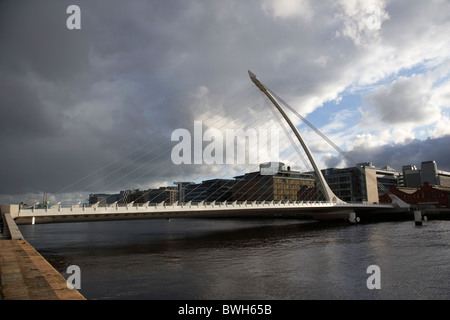 Samuel Beckett Bridge across Liffey River, Dublin, Ireland Stock Photo ...
