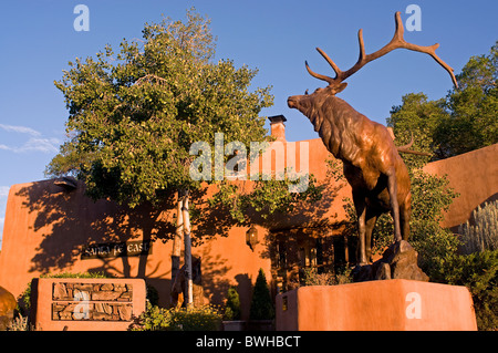 Exterior of small adobe art gallery in downtown Santa Fe New Mexico Stock Photo