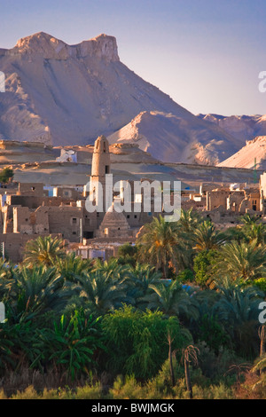The medieval/Ottoman town of Al Qasr, Dakhla Oasis, Egypt Stock Photo