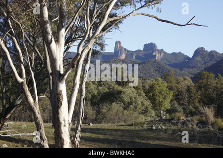 Australia, New South Wales, Coonabarabran, Warrumbungles National Park, The Breadknife Jagged Outcrops Stock Photo