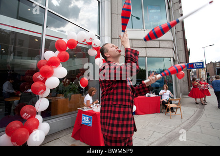 Metro Bank, Britain's first new high street bank in over 100 years opens in Earl's Court, London, UK Stock Photo