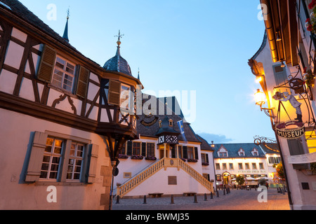 OLD CITY HALL, FILM-MUSEUM, RESTAURANT HOTEL DEIDESHEIMER HOF, DEIDESHEIM, WINE ROUTE,  PFALZ, RHINELAND-PALATINATE, GERMANY Stock Photo