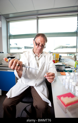 Scientific specimen capsules containing parasite Hookworm at University of Nottingham. Photo:Jeff Gilbert Stock Photo