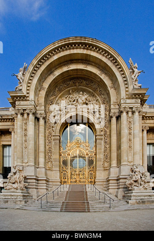 France Europe Paris city Musee du Petit Palais Museum architecture facade building Universal Exhibition 1900 Stock Photo