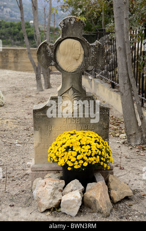 Europe, Spain, Valencia, Province of Alicante, Guadalest. Historic Saint Joseph Castle cemetery. Stock Photo