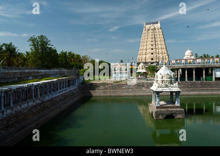 The Sri Ekambaranathar Temple with tank ;represents the Prithvi (Earth) Linga,Shiva;Saivite; kanchipuram. Stock Photo