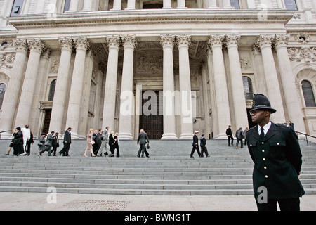 Security outside St Paul's Cathedral for a remembrance service held in honour of the victims killed in the tsunami disaster. Stock Photo