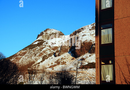 Arthur's Seat in snow as seen from Pollock Halls Edinburgh University Stock Photo