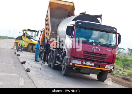 Highway roadwork in rural Kenya Stock Photo