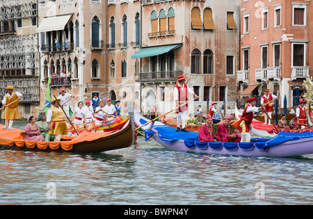 ITALY Veneto Venice Participants in Regatta Storico historical annual gondola regatta on Grand Canal wearing traditional costume Stock Photo