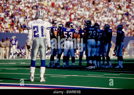 Deion Sanders competing for the Dallas Cowboys in a game against the New York Giants in 1997. Stock Photo