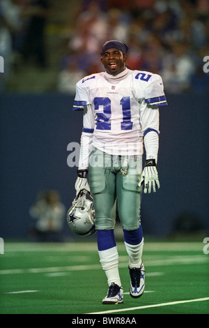 Deion Sanders competing for the Dallas Cowboys in a game against the New York Giants in 1998. Stock Photo