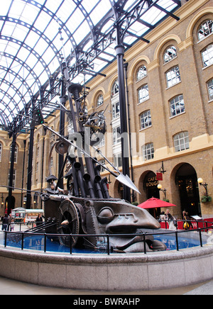 The Navigators, sculpture by David Kemp inside Hays Galleria, London Stock Photo