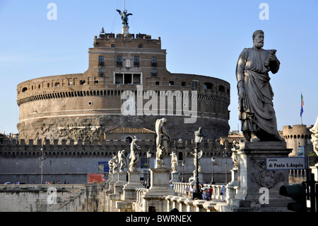 Statue of the apostle Peter on the Ponte Sant'Angelo, Bridge of Angels, Castel Sant'Angelo, Castle of Angels, Rome, Lazio, Italy Stock Photo