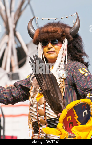 Adult male dancer, Pow-wow, Blackfoot Crossing Historical Park, Alberta, Canada Stock Photo