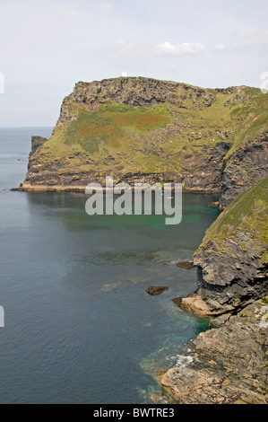 On the south west coast path approaching the headland near Boscastle known as Willapark and the coastguard lookout station Stock Photo