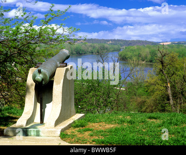 Civil war cannon by river Stock Photo