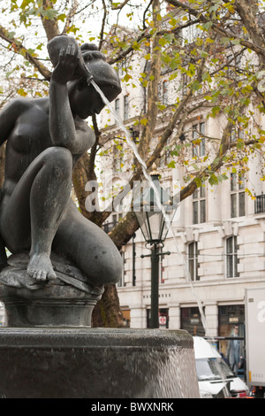 Venus fountain in Sloane Square, Chelsea, London, UK Stock Photo