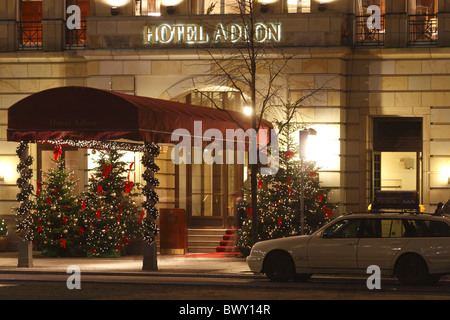 Berlin Weihnachten Pariser Platz Hotel Adlon Stock Photo