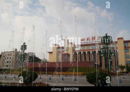 Statue of Chairman Mao Zedong in Tianfu Square, Chengdu, Sichuan Province, China Stock Photo