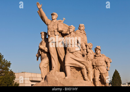 A statue outside the Mausoleum of Mao Zedong, Tiananmen Square, Beijing, China Stock Photo