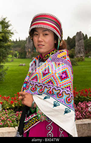 Woman from Sani minority, Shilin Stone Forest, Shilin Yi, near Lunan and Kunming, Yunnan Province, China Stock Photo