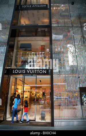 Louis Vuitton, The Landmark, Central District, Hong Kong, China Stock Photo: 33201309 - Alamy