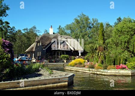 waterside property on the norfolk broads Stock Photo