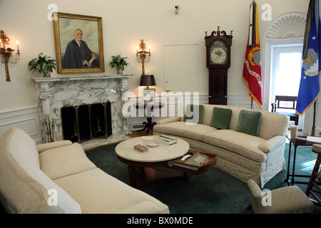 TEXAS Austin Oval office replica interior of LBJ Presidential Library ...