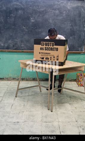 Person voting Municipal elections San José Costa Rica Stock Photo