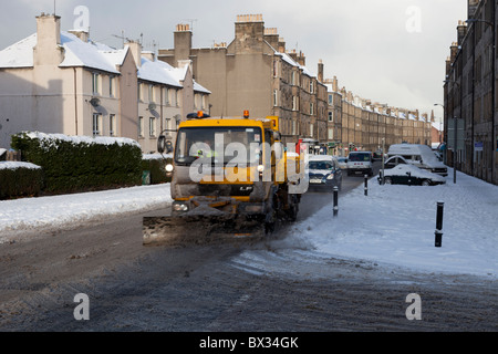 Easter Road, Leith, Edinburgh snowed up in December 2010 Stock Photo