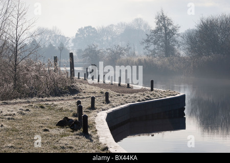 A frosty morning on a Broadland riverbank Stock Photo