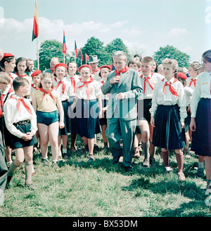 Antonin Novotny, president, Pioneers, Communist youth, Pioneer scarf, red Stock Photo