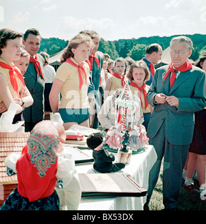 Antonin Novotny, president, Pioneers, Communist youth, Pioneer scarf, red Stock Photo