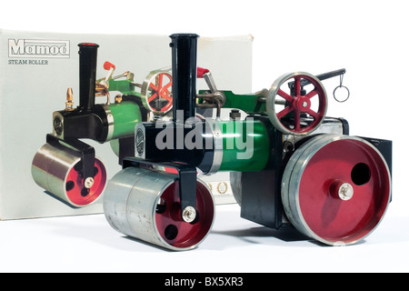 the-mamod-live-steamroller-